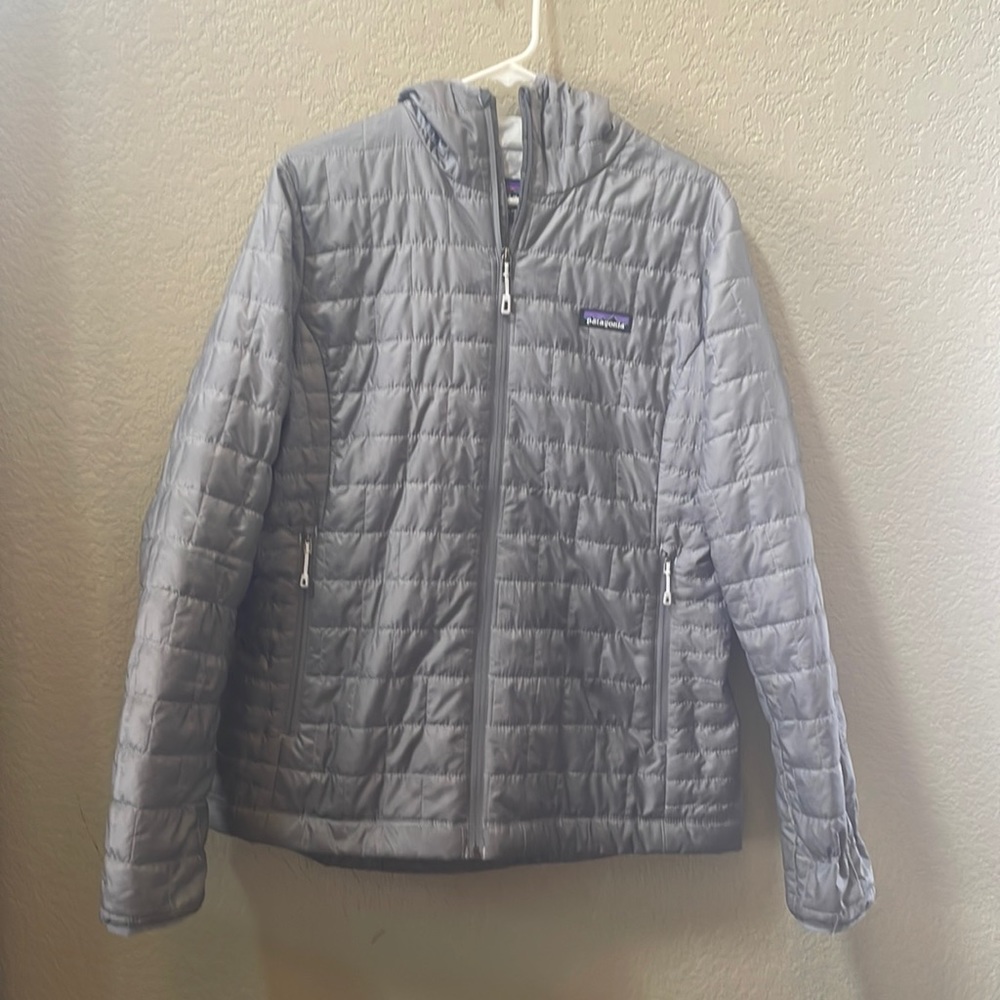 Patagonia Gray Jacket, size Large, polyester insulation, Great Condition! Warm!
